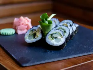 Oyshi Sushi & Sake Bar