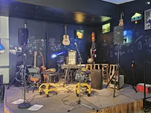 The Talk Shop Lounge