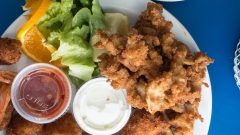 Cracked Conch Cafe in มาราธอน