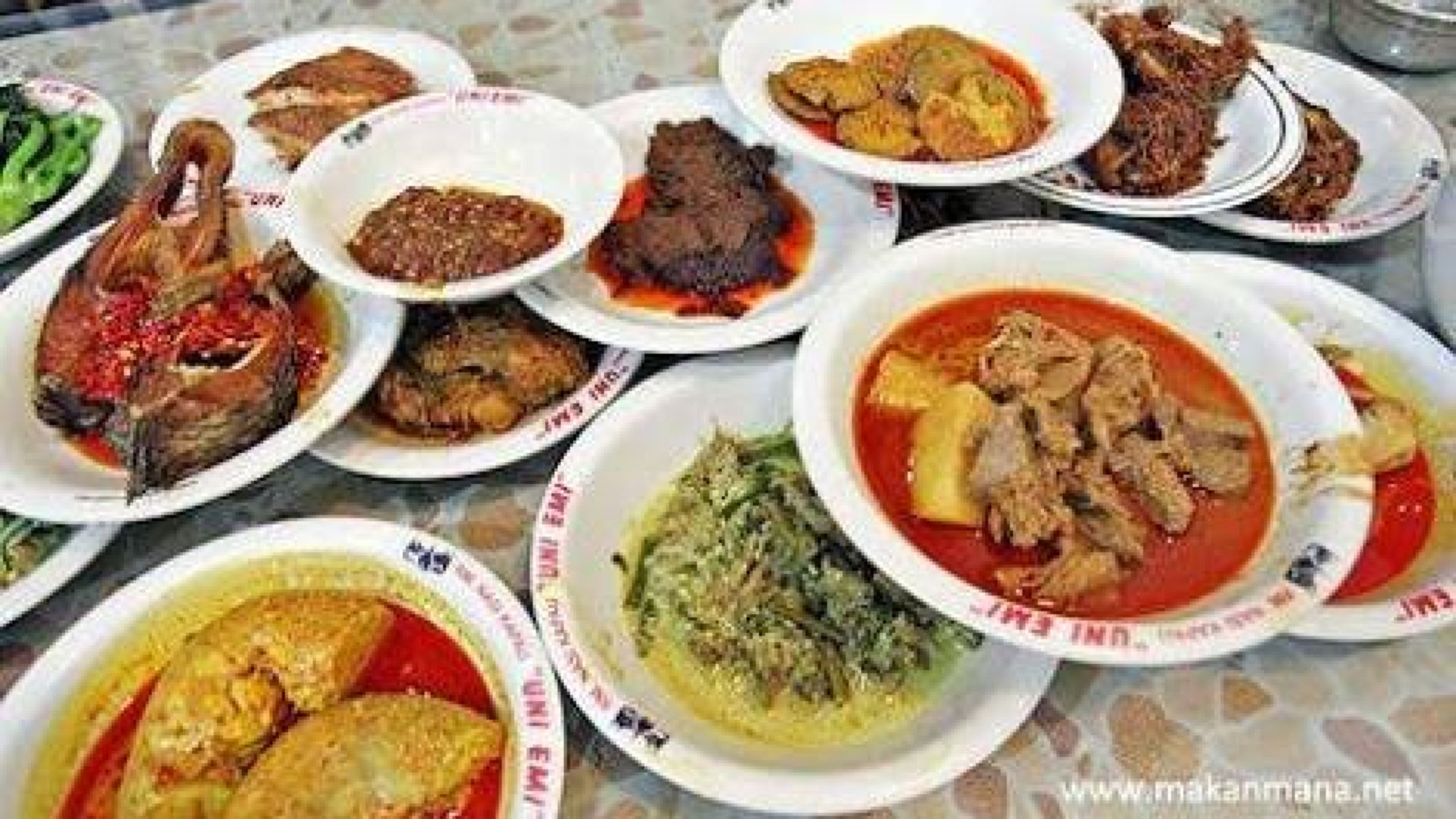 Nasi Kapau Hj Uni Emi