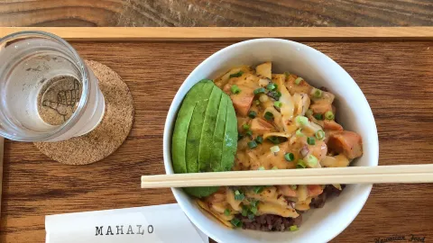 808 Poke Bowls Okinawa in 온나