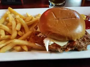 Pump Haus Pub & Grill