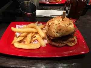 Red Robin Gourmet Burgers