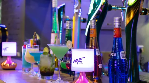 Wave Rooftop Bar in マンダレイ