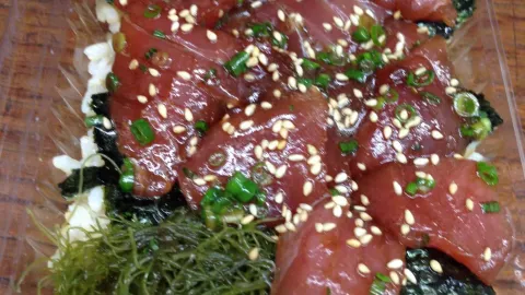 Dragon Kitchen Brown Rice Sushi in 힐로