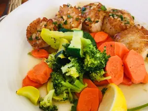 The Galley Seafood Grill & Bar‎