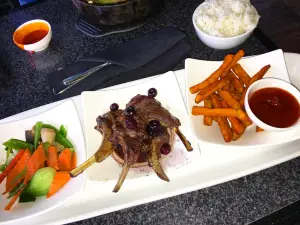 Inyo Restaurant & Lounge