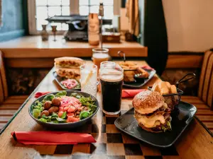 King’s Caffe food pub