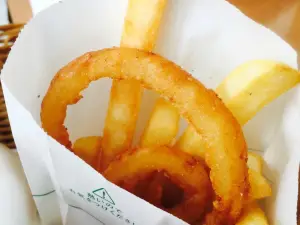 モスバーガーサントムーン柿田川店