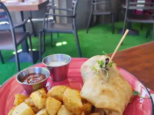 CHILLING FUSION FOODTRUCK
