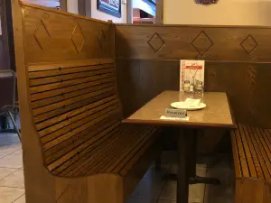 Joe's Fox Hut