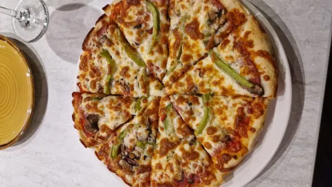 Carlito's Pizzaria in Banff