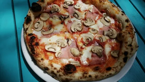 Beach Bar Omnia - Food & Fun in Bol