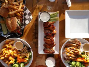 Ducey's On the Lake & Ducey's Bar & Grill