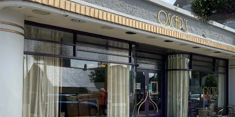 Oscars Cafe Bar & Resturant