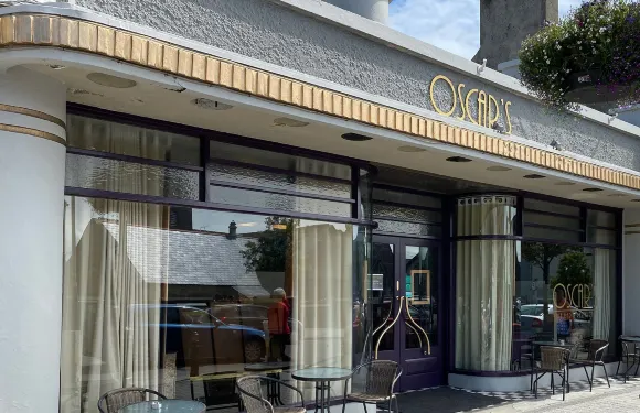 Oscars Cafe Bar & Resturant