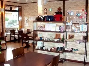 Dining Cafe Tomu