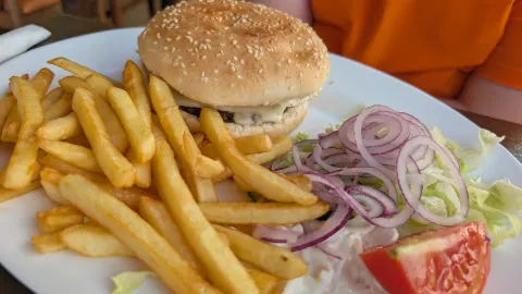 Knickerbocker Bar & Restaurant in Bugibba