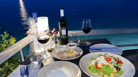 SIAMA Mati bar & restaurant in Marathon