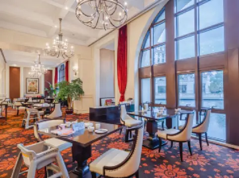 JIN RUN JIN JIANG CHENG BAO ZHU TI JIU DIAN XI CAN TING