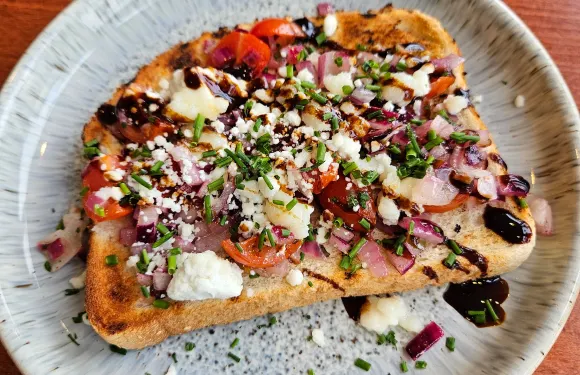 Mavi Kitchen & Bar