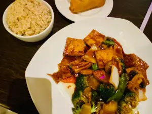 MingFu Chinese & Sushi - Matthews