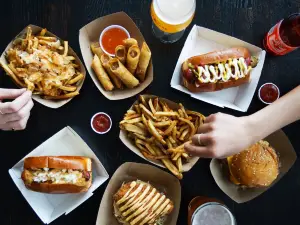 Mom & Pops Burgers