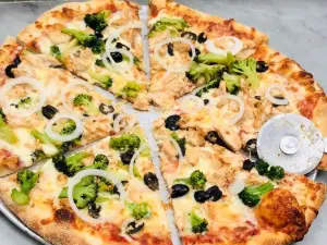 Bucci's Deli and Pizzeria