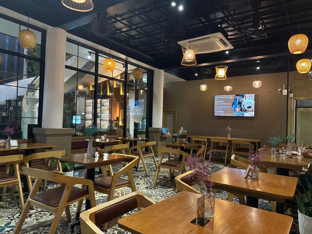 Stockholm Bistro & Co-working | Coworking Space in Nha Trang