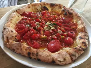 Pizza Lion Rock Art & Cafe