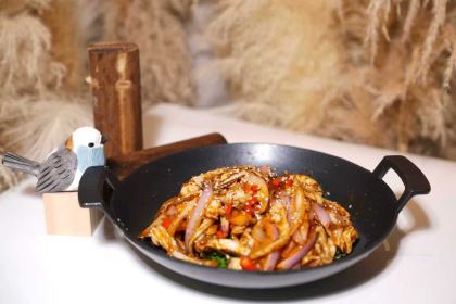 Wangyue Lake Shore · Banyan Lake Secret Restaurant