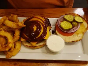 Heroes Restaurant and Pub