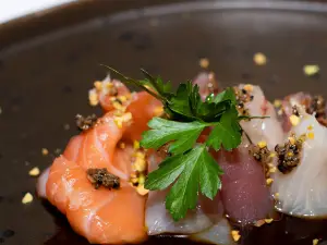 Naka Lounge Restaurant
