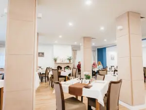 Pava Restaurant