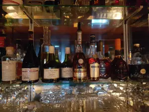 Tom's Saloon