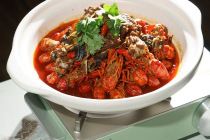 长沙五一广场荔高尊享酒店·风吹洞庭（儿时的土钵菜）