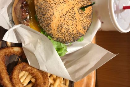 Uminchu Shubo Ikspiari