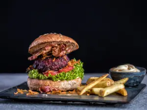 Zoll Steakhouse, Burger & more