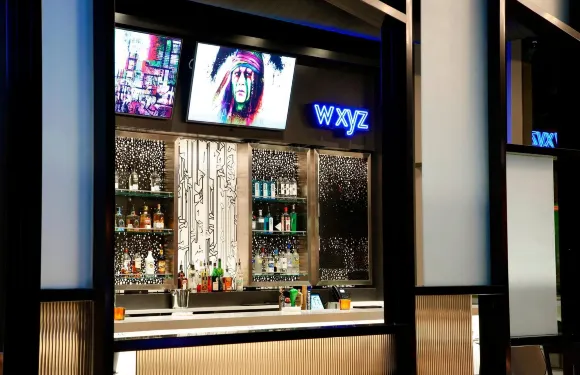 W XYZ Bar