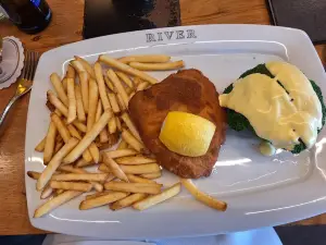 Steakhouse & Bar River