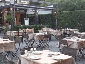 Psistaria Taverna Sakis