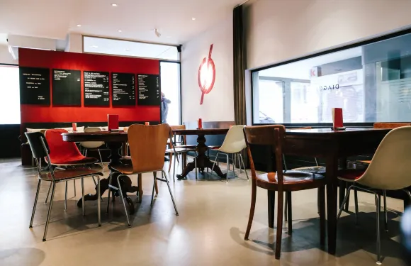 Diagonal Cafe & Bar