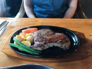 ステーキすず