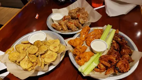 Hooters in Laurel