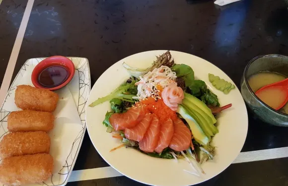 Moon's Sushi