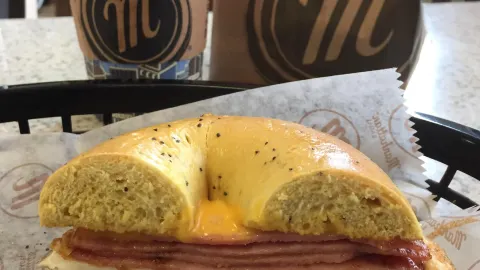 Manhattan Bagel in วิลเลียมสเบิร์ก