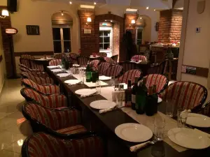 Bistro Plaza