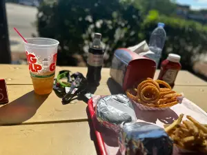 Belle's Burgers and Ice Cream
