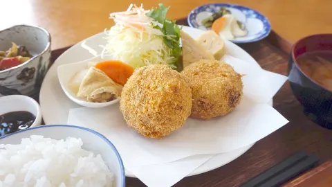 Farm Hakuba Kitchen and Marche Nou Cafe in 白馬村