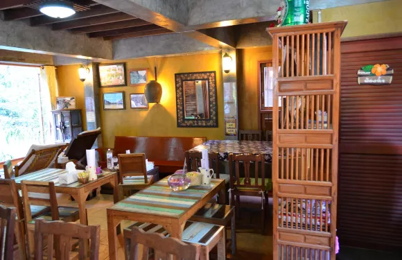Lung Pud Pa Peng Coffee House